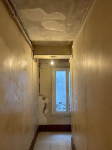 Couloir au début de la rénovation